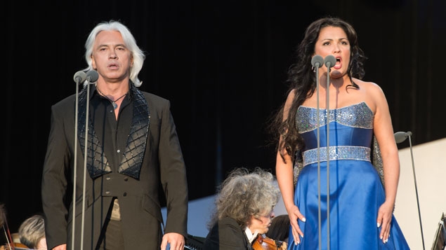 Anna Netrebko a Dmitri Hvorostovsky na Rudém náměstí