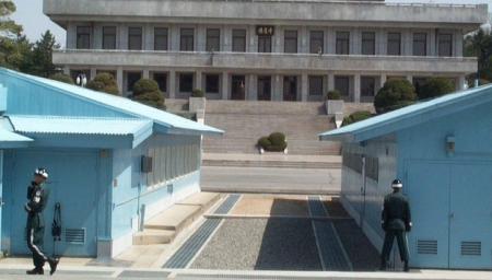 Severní Korea a Čína - Robert Mikoláš